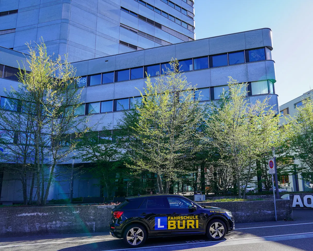 Fahrschule Buri Fahrzeug frontal